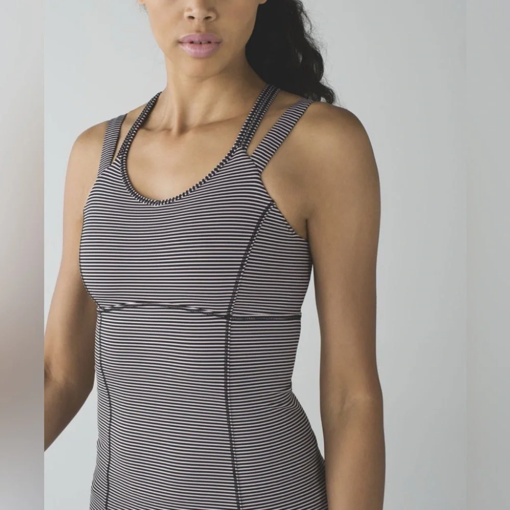Lululemon double strap tank with built in bra